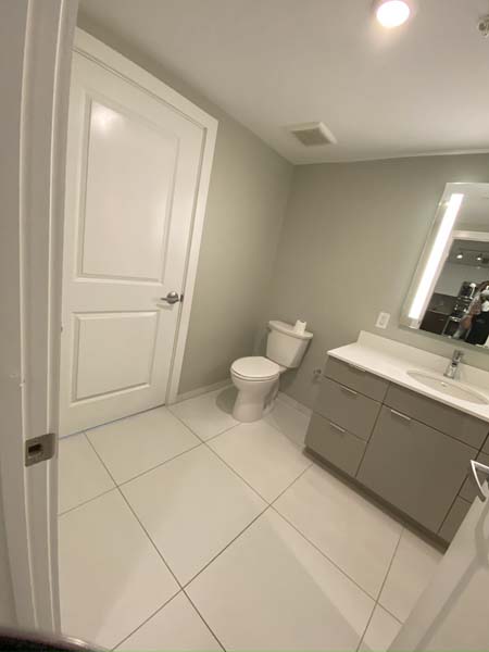An image of a well cleaned bathroom
