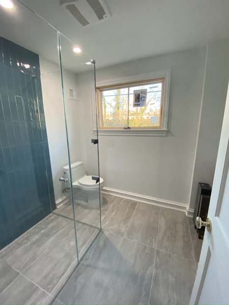 A spotless image of a bathroom