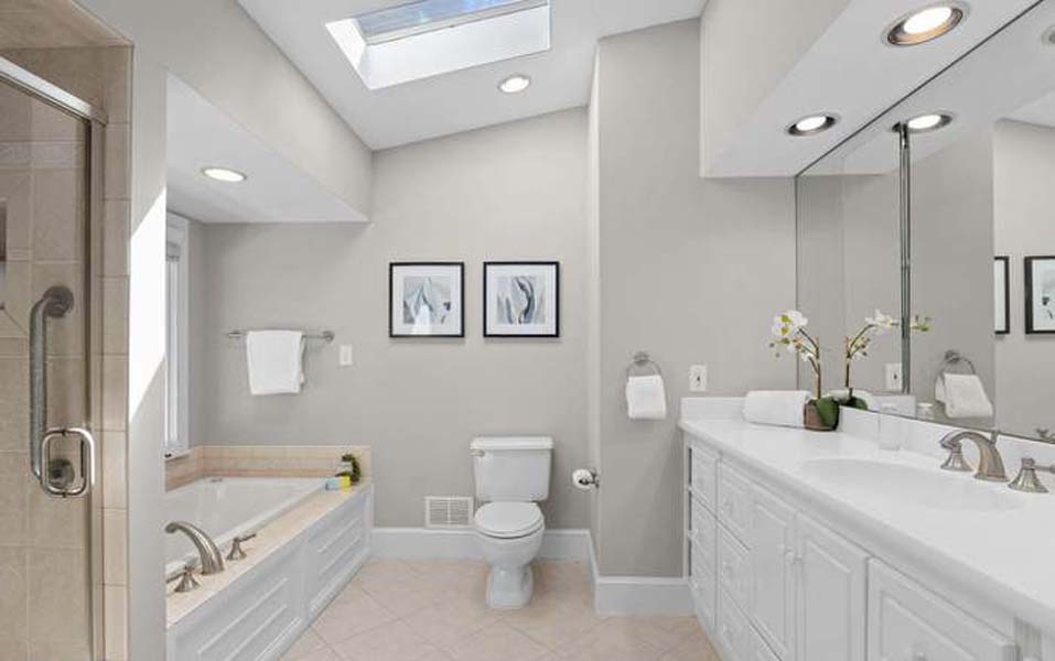 A shiny image of a bathroom