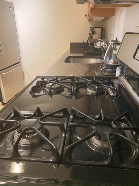 An image of a spotless cooking stove