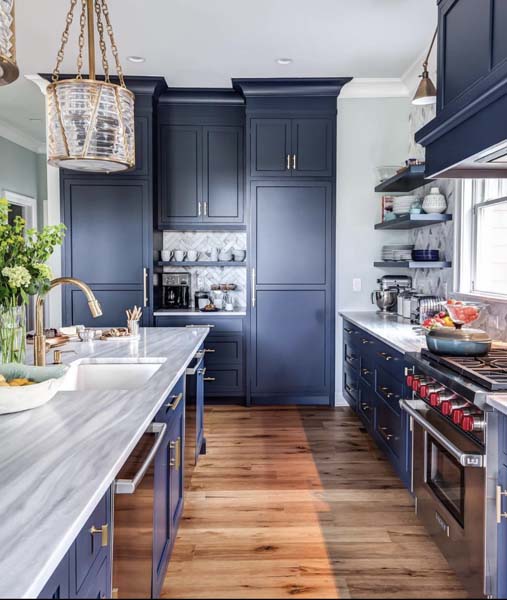 An image of a clean Kitchen
